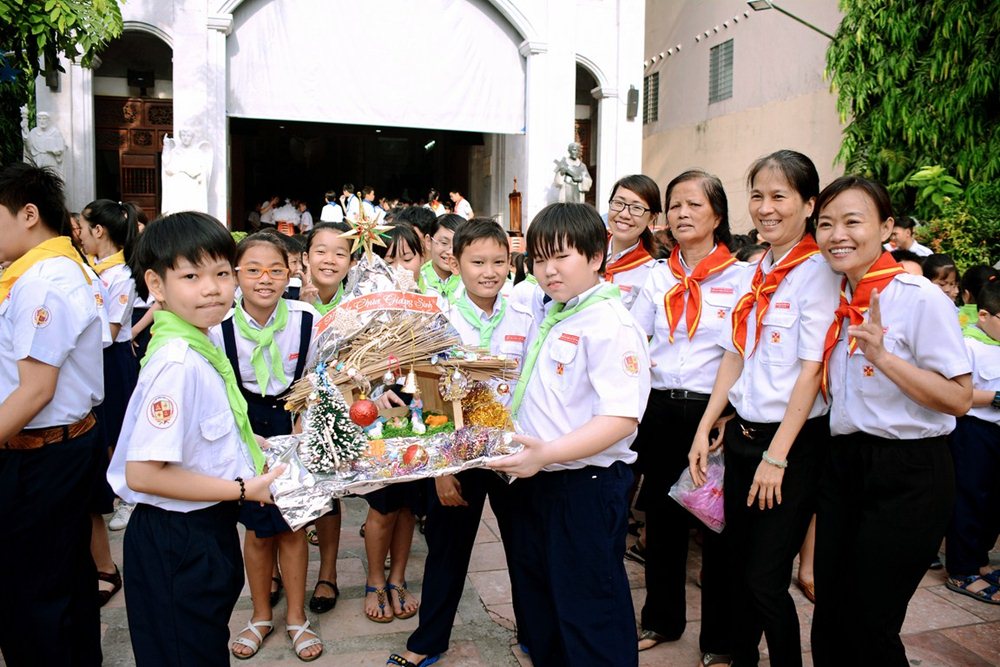 16-12-25-TN-GX-Vinh-Hoa-Ruoc-Chua-đen-voi-cac-ban-co-HCKK-(14)-(Copy).jpg 16-12-25-TN-GX-Vinh-Hoa-Ruoc-Chua-đen-voi-cac-ban-co-HCKK-(14)-(Copy).jpg