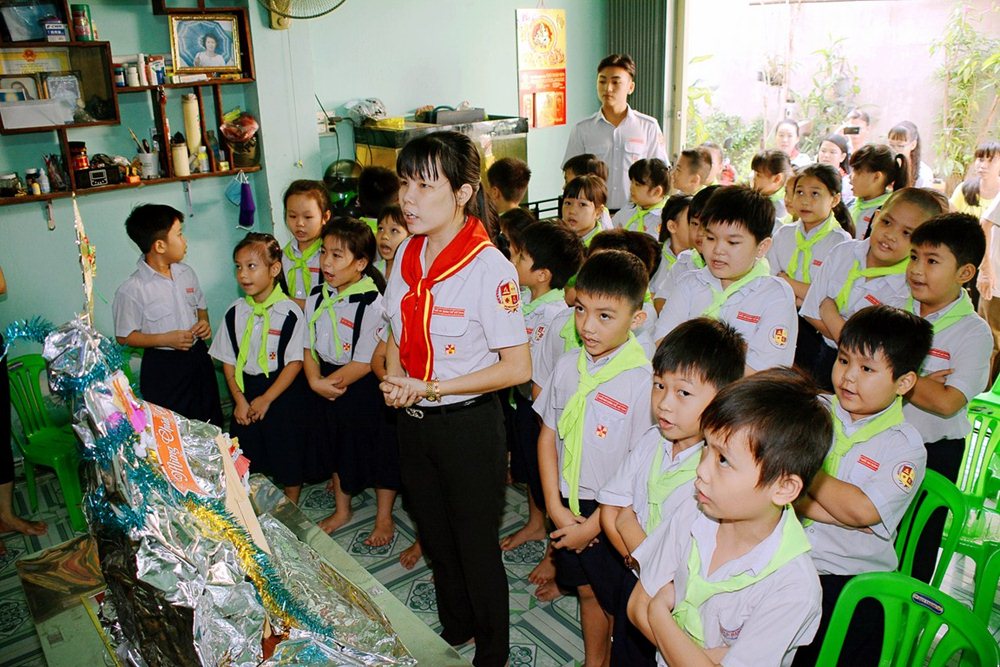 16-12-25-TN-GX-Vinh-Hoa-Ruoc-Chua-đen-voi-cac-ban-co-HCKK-(23)-(Copy).jpg 16-12-25-TN-GX-Vinh-Hoa-Ruoc-Chua-đen-voi-cac-ban-co-HCKK-(23)-(Copy).jpg