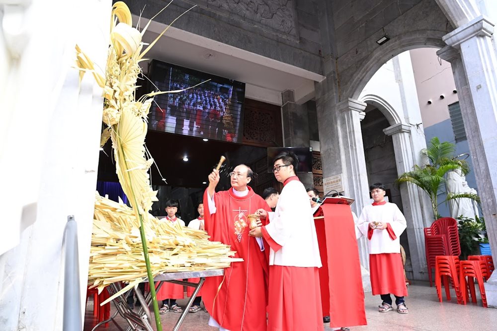Khai mạc Tuần Thánh 2025 tại giáo xứ Vĩnh Hòa