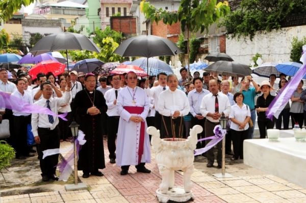 HINH-(14).jpg HINH-(14).jpg
