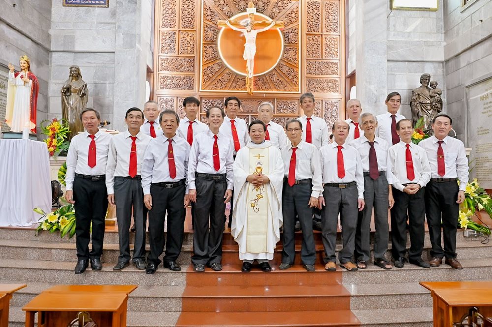 Gia đình Phạt tạ Thánh Tâm - Mừng lễ kính Thánh Tâm Chúa Giêsu ngày 7.6.2024