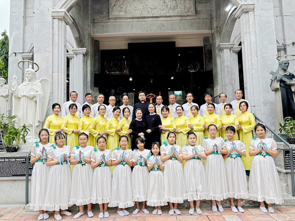 Giáo xứ Vĩnh Hòa: Kết thúc tháng Hoa 2026