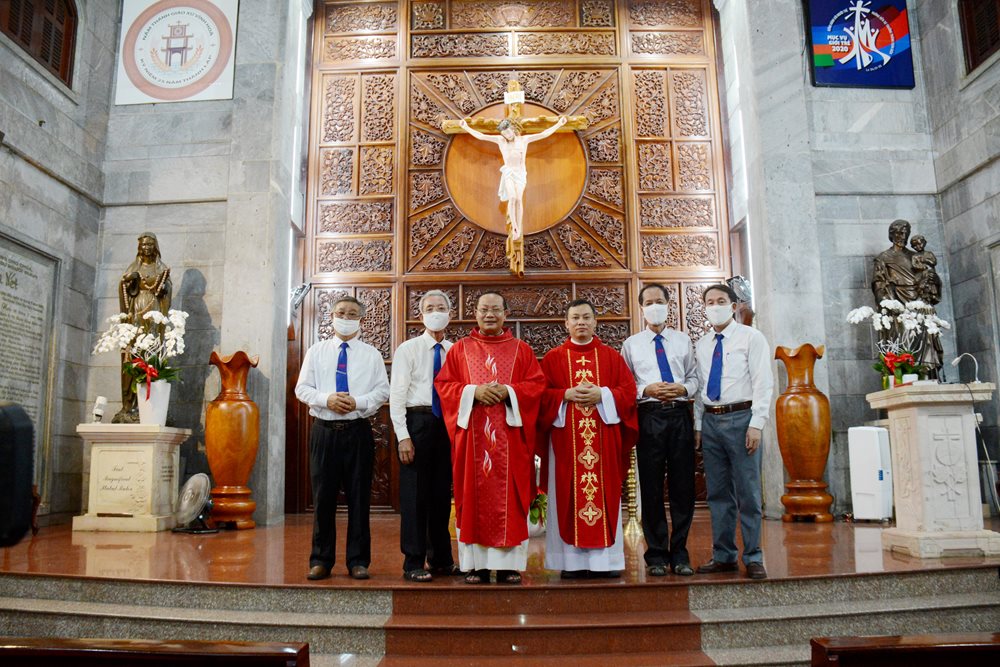 Ban Truyền thông - Mừng lễ Chúa Thánh Thần Hiện Xuống bổn mạng